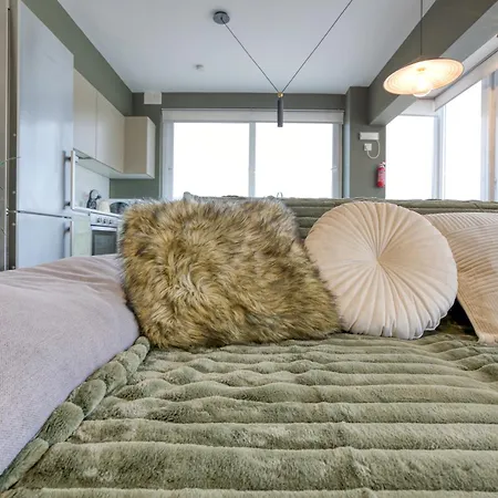 Lux Duplex Penthouse W/ Expansive Rooftop Terrace By 360 Estates San Ġwann