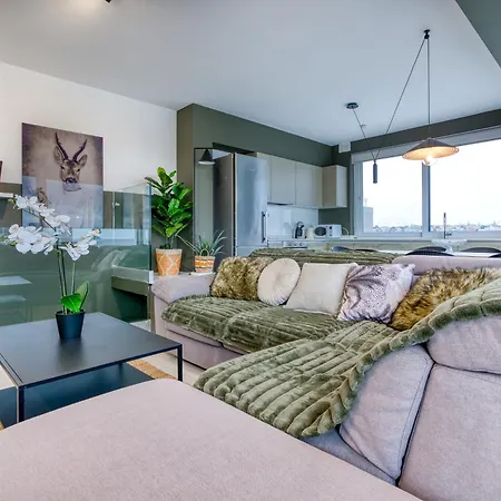 Lux Duplex Penthouse W/ Expansive Rooftop Terrace By 360 Estates * San Ġwann