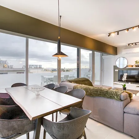 Lux Duplex Penthouse W/ Expansive Rooftop Terrace By 360 Estates 公寓 San Ġwann