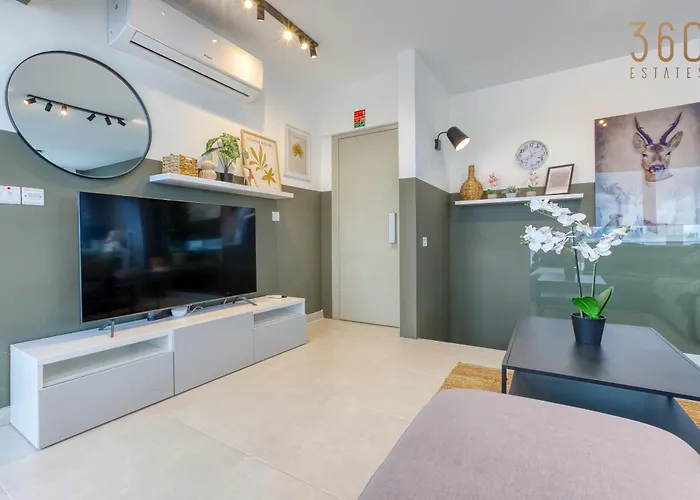 شقة Lux Duplex Penthouse W/ Expansive Rooftop Terrace By 360 Estates San Ġwann