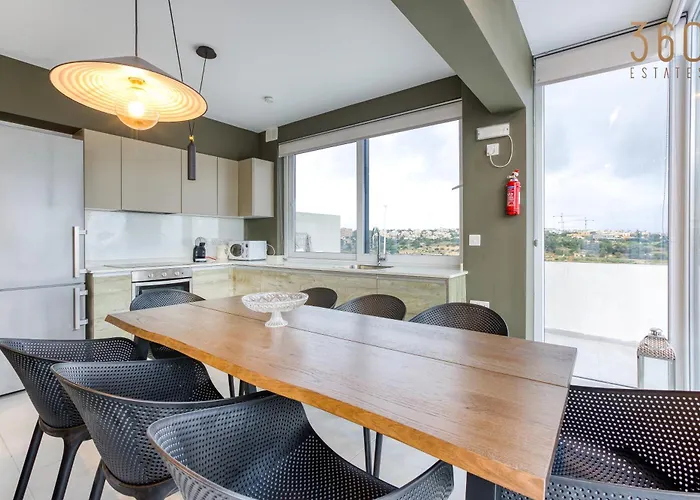 Lux Duplex Penthouse W/ Expansive Rooftop Terrace By 360 Estates * San Ġwann