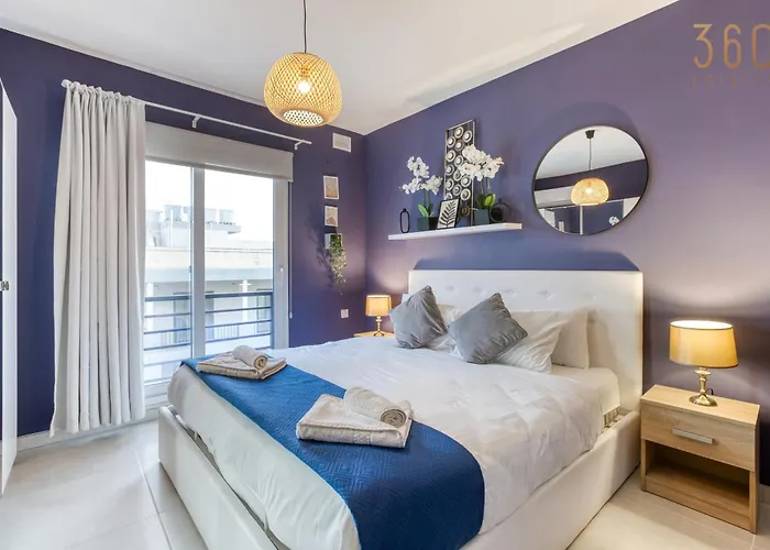 Lux Duplex Penthouse W/ Expansive Rooftop Terrace By 360 Estates