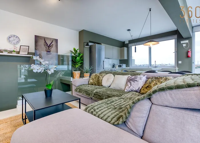 Lux Duplex Penthouse W/ Expansive Rooftop Terrace By 360 Estates * San Ġwann