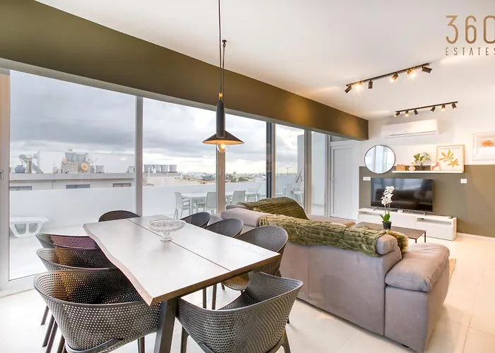 Lux Duplex Penthouse W/ Expansive Rooftop Terrace By 360 Estates Appartement San Ġwann