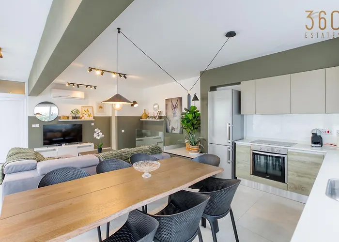 شقة Lux Duplex Penthouse W/ Expansive Rooftop Terrace By 360 Estates San Ġwann