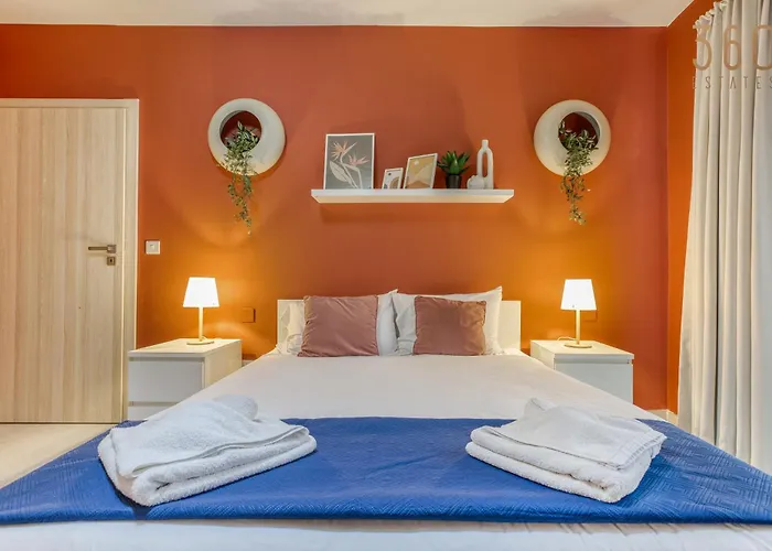 Lux Duplex Penthouse W/ Expansive Rooftop Terrace By 360 Estates *